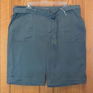 Olive Women’s Bermuda shorts